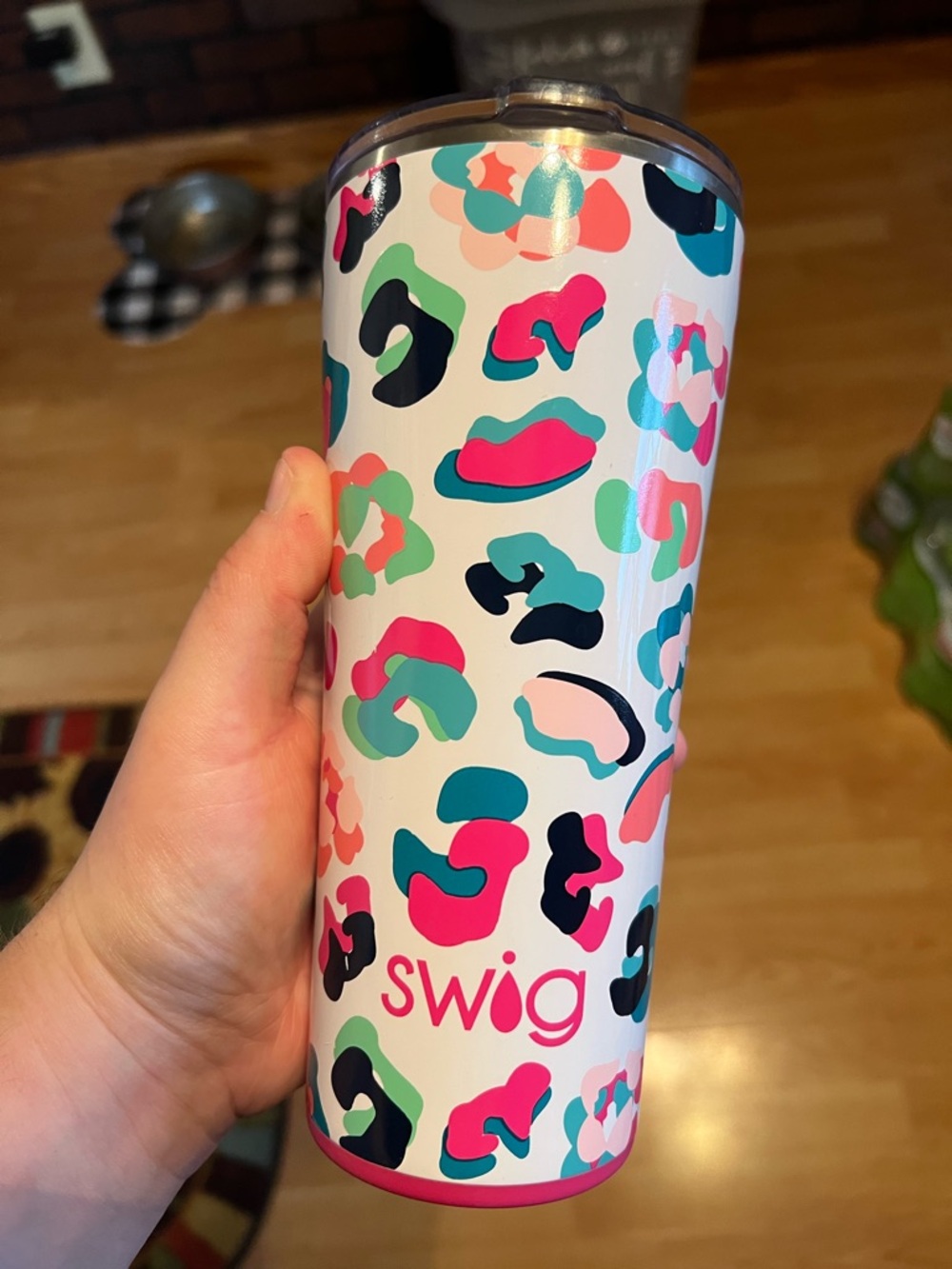 Swig Vibrant Leopard Print Tumbler - White with Pink & Teal Accents